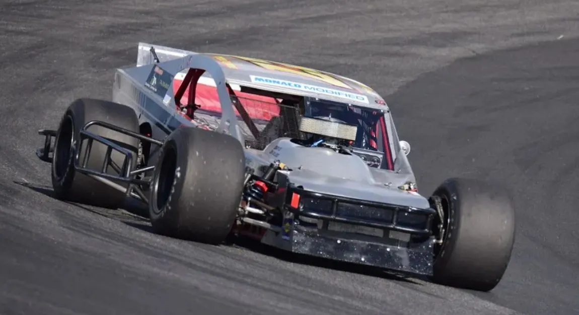 DDR Motorsports and Derek Robbie to close out the year in the Haunted Hundred