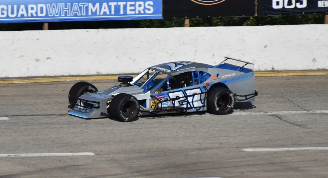 Derek Robbie Tour Modified racing at Claremont Speedway